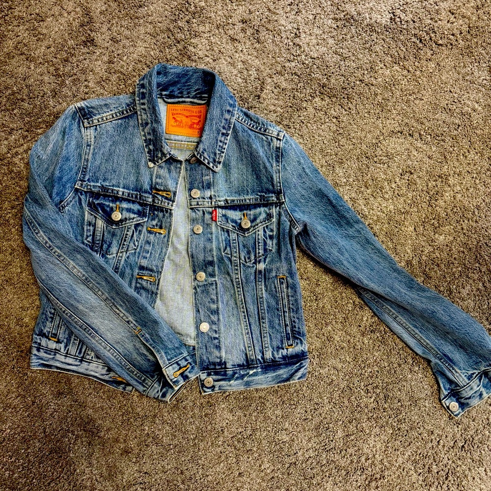 LEVI’S Jean Jacket - size XS